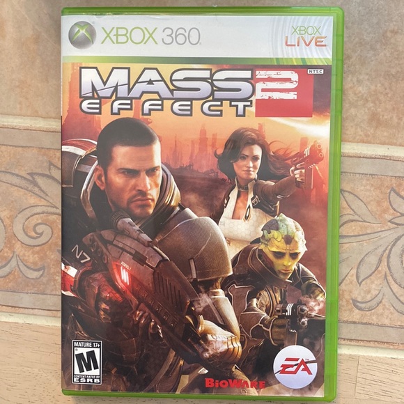 XBox 360 game - Mass Effect 2 - two discs included - Picture 1 of 7